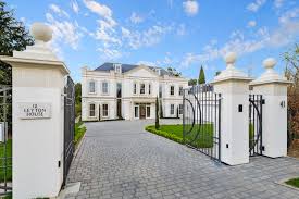 Getting an accurate square footage measurement helps you better assess a home's value. Leyton House A 10 000 Square Foot Palladian Mansion In England Homes Of The Rich
