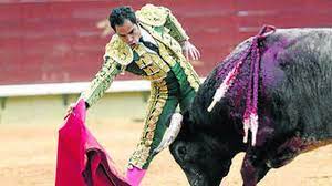 Luis Bolívar corta una oreja y Moreno falla con el acero en el cierre de  Castellón
