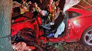 Tennessee highway patrol said the crash, which involved a semi, was reported just before 10:30 a.m. Clarksville Police Reports Fatal Crash On Tiny Town Road Clarksville Tn Online Crash Accident Picture Police