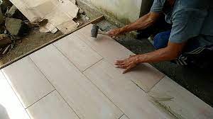Bagaimana untuk membuat dasaran lantai granit? Pemasangan Granit Lantai Motif Kayu Ukuran 80 Cm 20 Cm Youtube