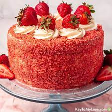 best easy strawberry crunch cake recipe