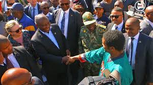 President cyril ramaphosa at the sama's / photo supplied. Hanover Park Goes Wild As Ramaphosa Walks Through Notorious Streets Youtube