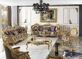 dizajnerski kauč u kraljevskom stilu