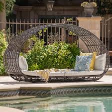 Kinston Outdoor Wicker Daybed With
