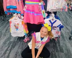 Jojo siwa is an american singer, dancer and youtube personality who's famous for donning big bows in her hair and for her hit singles boomerang and hold the drama. Jojo Siwa Instagram Live Stream 8 February 2020 Ig Live S Tv