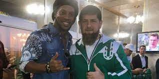 Ramzan akhmadovich kadyrov is the head of the chechen republic and a former member of the. Star Fussballer Ronaldinho Posiert Mit Tschetschenischem Staatschef Ramzan Kadyrow Ggg At
