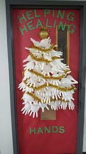 christmas door decorating