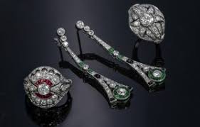 antique jewelry vs vine jewelry