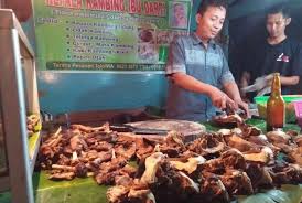 Bahan bahan oseng kikil kaki kambing. Kepala Kambing Bakar Kuliner Legendaris Kota Tegal Republika Online
