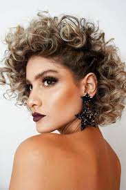 stylish hairstyles for short curly hair