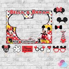 minnie photo booth frame and props