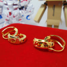 Subang adalah perhiasan telinga yang bentuknya bundar dan pipih. Subang Katup 1c Emas 916 Women S Fashion Jewellery On Carousell