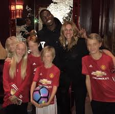John terry shares kiss with wife toni as pair celebrate. Manchester United S Paul Pogba Posts Picture Alongside Julia Roberts As He Asks Who S Lucky Now Mirror Online