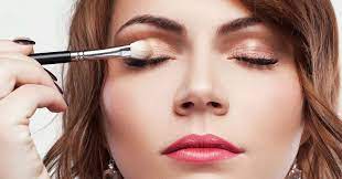eye makeup tips to follow for small