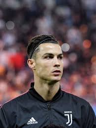 Ronaldo's father, josé dinis aveiro, was the equipment manager for the local club andorinha. Cristiano Ronaldos Ungewohnliche Schlaf Methode Nie Mehr Mude Sein Gq Germany