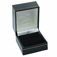 black plain ring box