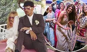 One video shows sophie, 23, walking down the aisle wearing all white as country music duo dan + shay. Sophie Turner And Joe Jonas Marry Couple S Wedding Compared To Priyanka Chopra S Daily Mail Online