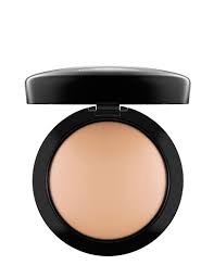 m a c mineralize skinfinish natural