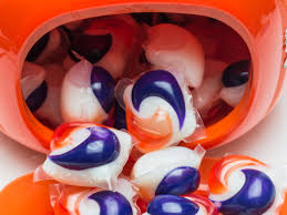 How do tide pods work? Youtube Is Banning Videos Of The Tide Pod Challenge Teen Vogue