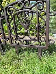 Flowerbed Fence 5 Iron Cast