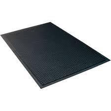 black rubber floor mat