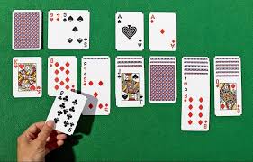 Continue to place cards in this manner until you have one card in the first row, two in the second, three in the. How To S Wiki 88 How To Play Solitaire With A Deck Of Cards