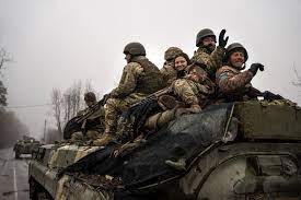 Guerre en Ukraine : "Vladimir Poutine veut annoncer le 9 mai prochain la  conquête complète du Donbass"