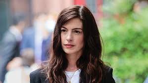 anne hathaway goes makeup free shows