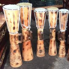 Selain sebutan konga di beberapa secara visual alat dari musik bende sama dengan alat musik berupa aramba, cara membedakan keduanya dengan melihat ukurannya serta. 13 Alat Musik Ritmis Tradisional Yang Syahdu