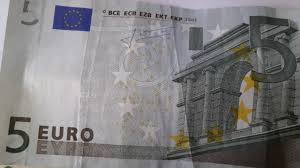 Euro geldscheine, eurobanknoten, euroscheine bilder, euro scheine, 1000 euro schein, banknoten, euro. Wie Lange Kann Ich Noch Mit Dem Alteren 5 Euro Schein Bezahlen Geld Gesetz Wirtschaft