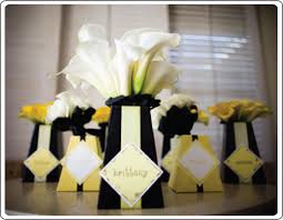 Whether you're decorating a ballroom or a backyard, find out best birthday party decorations and ideas to suit your style. Desain Pernikahan Black And Yellow Wedding Decor