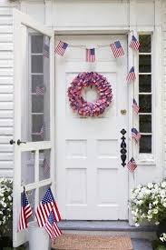 We are sharing our easy porch decorating ideas with you and hopefully you will be inspired to make some 4th of july decorations yourself. 30 Decorations For 4th Of July 2018 Patriotic Fourth Of July Decorating Ideas