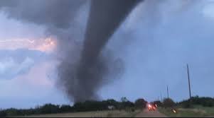 Ferocious tornado strikes Andover, Kan ...