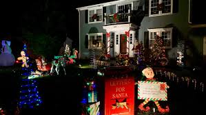 See more ideas about grinch party, grinch christmas, grinch christmas party. The Grinch Making Appearances At Pawtucket Couple S Holiday Display Wjar