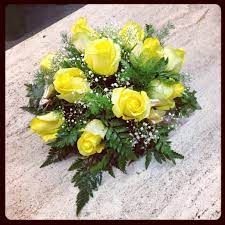 Piccoli fiori vintage in bouquet di 6, vintage 50 bellissimo fiore fatto di petali di velluto, velo e seta ogni fiore è montato su un gambo flessibile. Fiori Per Anniversario Nozze Oro Quali Fiori Regalare
