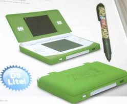 Perfect for the long time legend of zelda game series fan, this edition of the ds lite comes with a bright gold finish, bears the triforce logo in the lower right. Nintendo Ds Lite Zelda Phantom Hourglass Glove Kit W Stylus Amazon Com Mx Videojuegos