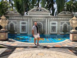 lunch inside the versace mansion