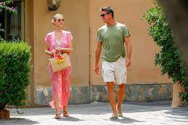 She began her modeling career after winning a modeling beauty contest gave birth to her 2nd child at age 38, a son philip marsiaj on march 24, 2011. Eva Herzigova And Fiancee Gregorio Marsiaj Out Shopping In Varigitti Italy 200817 4