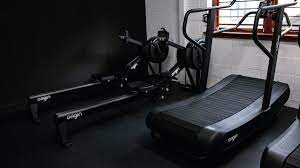 what is a curved treadmill and why use