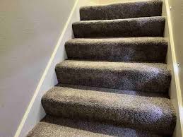 how to tighten loose carpet on stairs