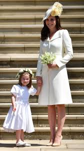 George's chapel to witness their vows, and over 2,000 others awaiting them on the grounds of the castle. Royal Wedding Outfits Best Dressed List Celebrity Style Style Elixir