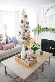 31 dazzling christmas living room decor