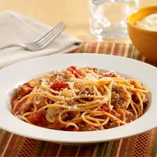 spaghetti with meat sauce and mushrooms