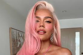 hot pink makeup trend