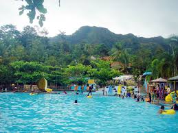Waterboom tirta djaya adalah tempat rekreasi dan olahraga yang berada di wilayah kecamatan haurgeulis, kabupaten indramayu jawa barat. Tirta Indah Waterboom