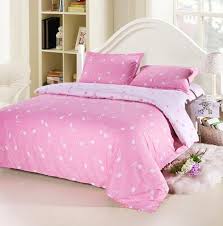 cama rosa em uma bolsa doona sets