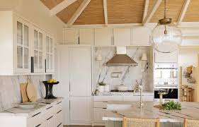 Kitchen Vaulted Ceiling With Raffia