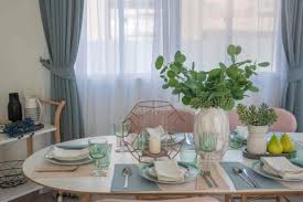 joys of spring to your dining room