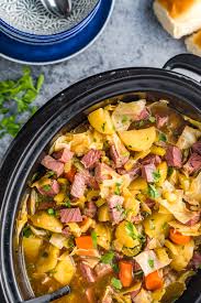 slow cooker corned beef cabbage soup