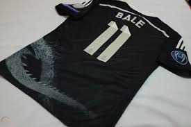 Buy your real madrid shirt or kit for 2020 in the official store and enjoy viewing the whole evolution of their kit from its begining. Real Madrid Jersey 2014 15 Dragon Black Yohji Yamamoto Bale Size M 1861645374